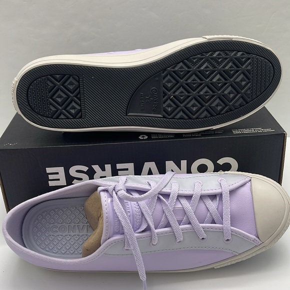 Converse WMNS A03066C CTAS DAINTY OX
VAPOR VIOLET/GHOSTED
Sneakers Chuck Taylor - Picture 3 of 16